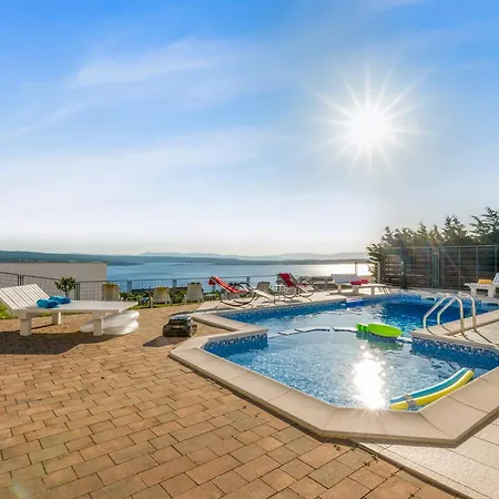 Del Mar Villa *
